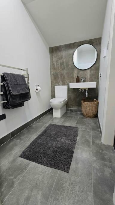Apartment 5 - Haddin Court - Modern Loft Style Blenheim Exterior photo